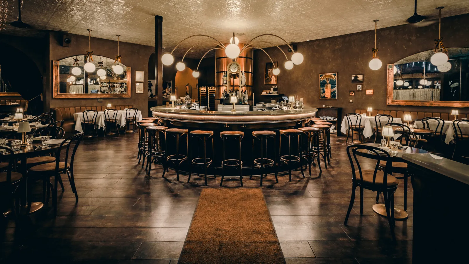 Aspen Bar and Dining Scene