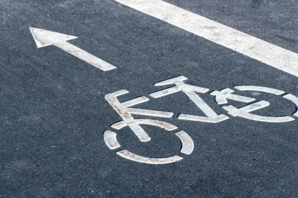 A picture of a bike lane street indicator