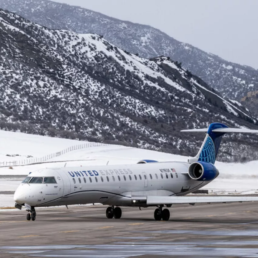 United plane on Aspen airport runway